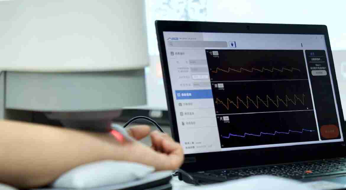 EBpay耘康以高解析与拟真的显示技术，，，，将其应用于中医检测，，提供“中医数位化检测方案”，，使传统中医检测结果数据化与可视化